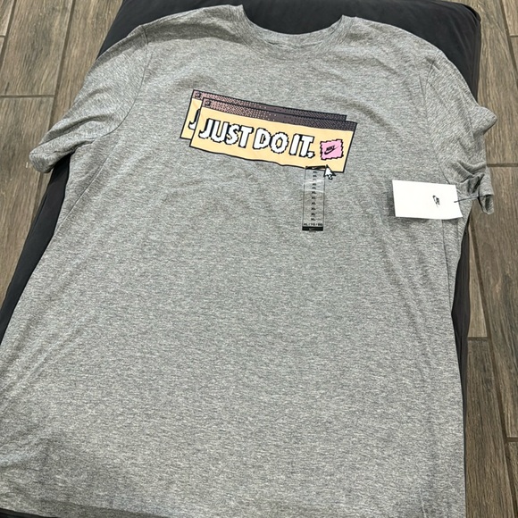 🩶Nike Sportswear Typography Printed Round
Neck T-shirt - Picture 3 of 8